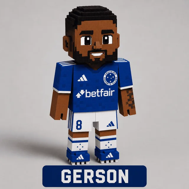 Boneco de papercraft de Gerson com uniforme do Cruzeiro em estilo voxel